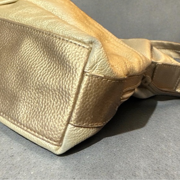 Tignanello Italian Leather Hobo Bag Tan Cream Pebbled Leather Shoulder Tote Bag - Picture 10 of 10